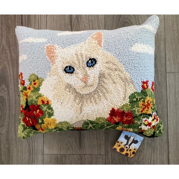 COPY - Peking Handicraft Pillow 14×18" Hooked White Persian Cat And Flowers - Picture 1 of 7
